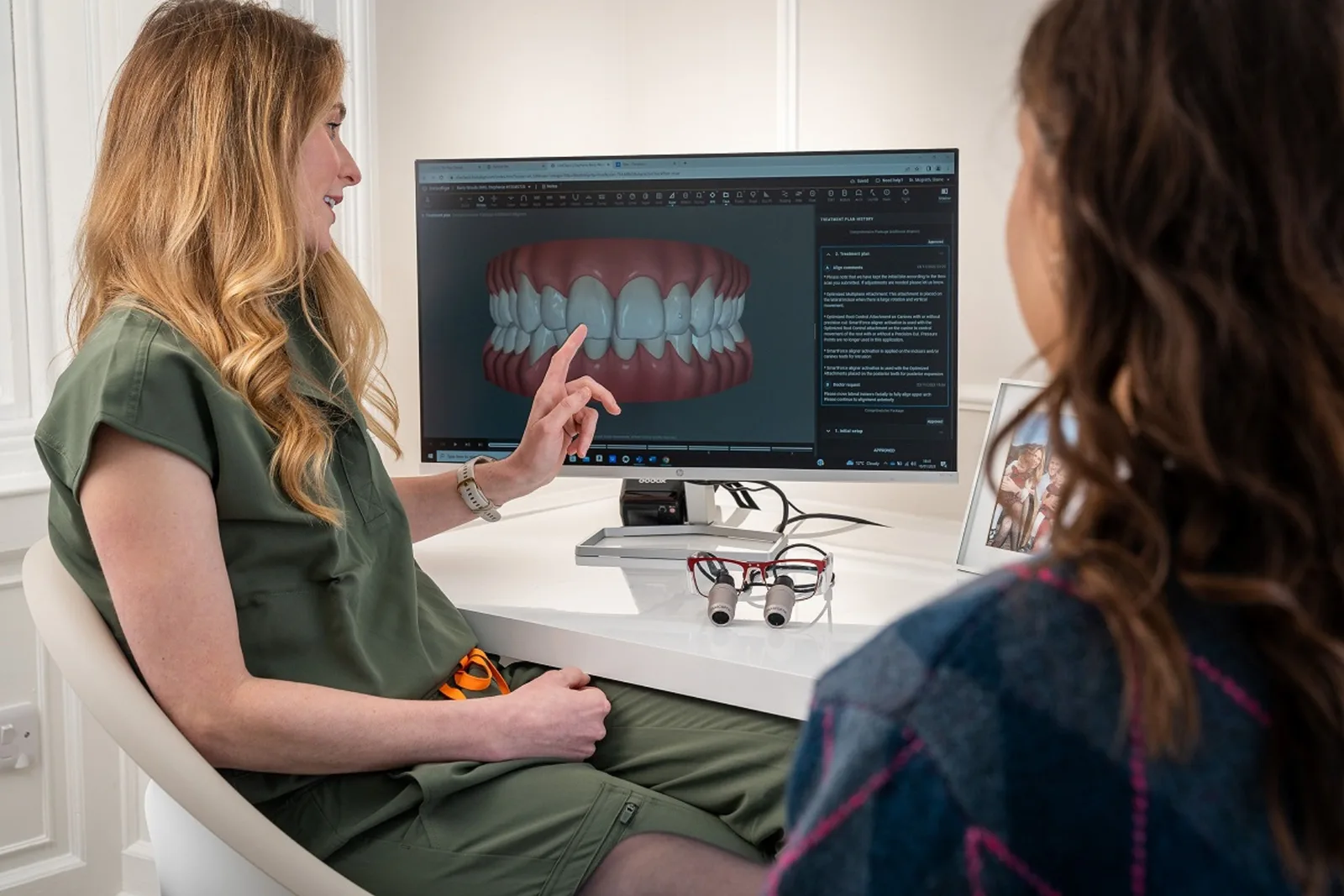 Digital treatment plan shown to the patient, alongside the Front Tooth Implant explanation in Winnipeg